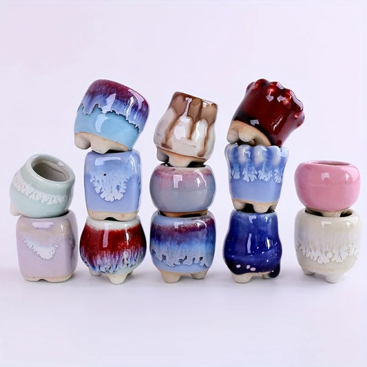 Mini vasos de flores fofos de cores e formas aleatórias